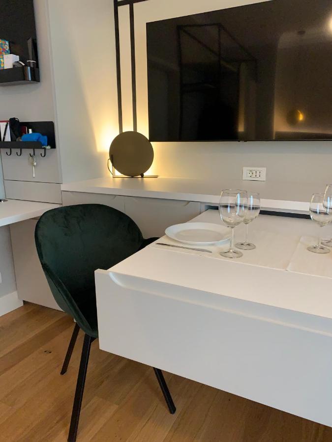 Zaivan Revive - Exclusive Central Studio With View Bukarest Exteriör bild